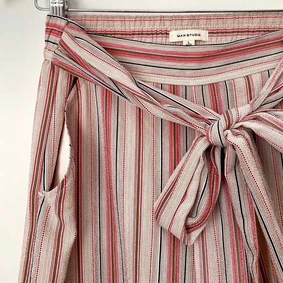 Max Studio Striped Flowy Wide Leg Cropped Pants - Picture 7 of 7